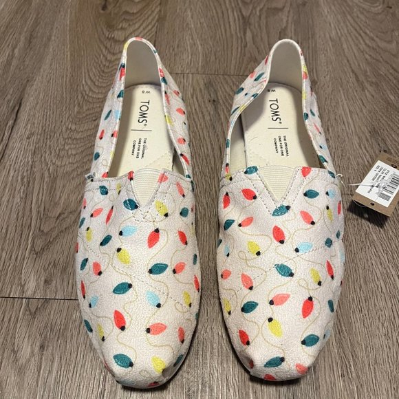 TOMS NWT Beige Belmont Natural Tree Lights Holiday Print Canvas Slip-on Shoes - Picture 3 of 10